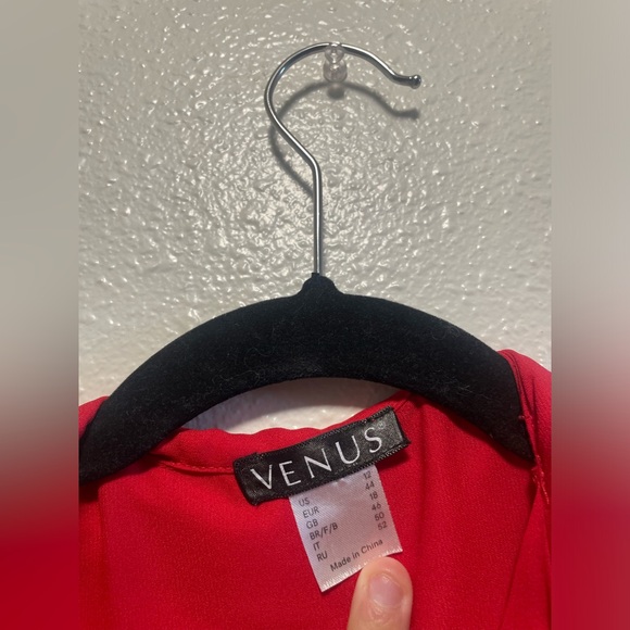 Red Venus Professional Cover Up - Picture 3 of 4